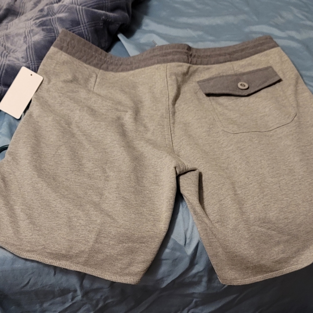 Shorts - Picture 2 of 3